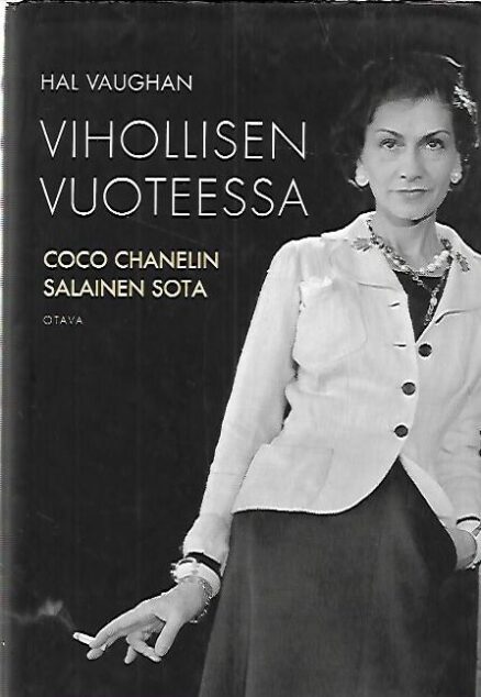 Vihollisen vuoteessa - Coco Chanelin salainen sota