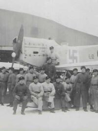 Valokuva I.V.L. A.22 Hansa ja lentosotilaita